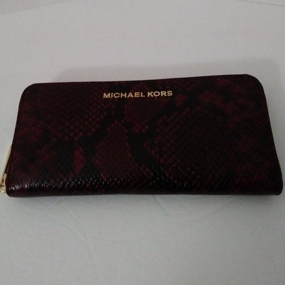 Michael Kors Burgundy Designer Snake Skin Zip Wallet - Picture 5 of 14
